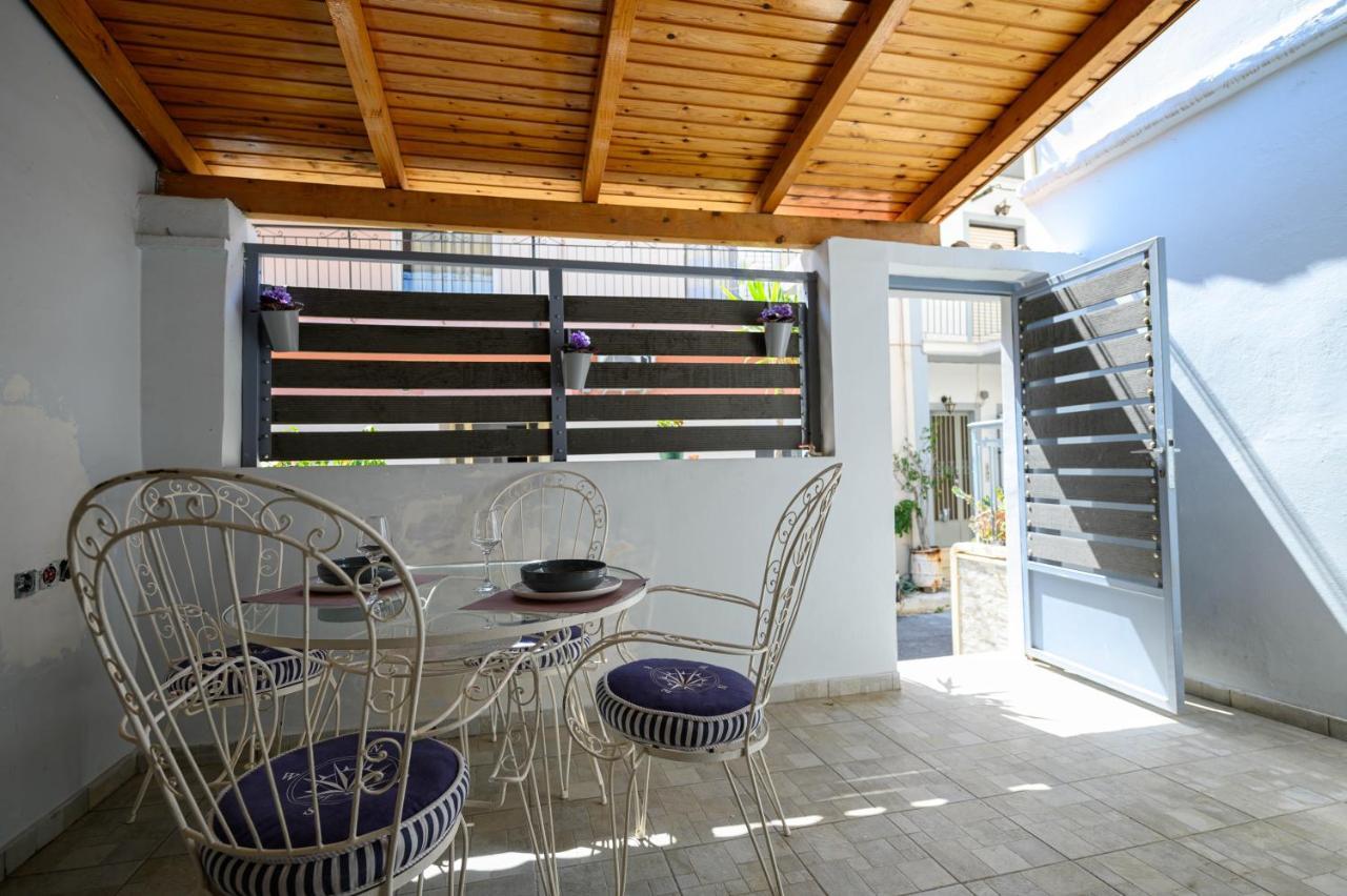 Ferienwohnung Zen Hut Kalamata Exterior foto